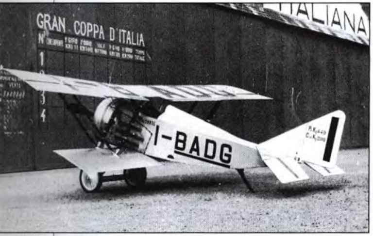 после войны M.14 (l-BADG) использовался компанией Breda в качестве курьерского самолета. Машина была оснащена новым вертикальным оперением треугольной формы, столь типичным для ее «полотняных» самолетов тех лет