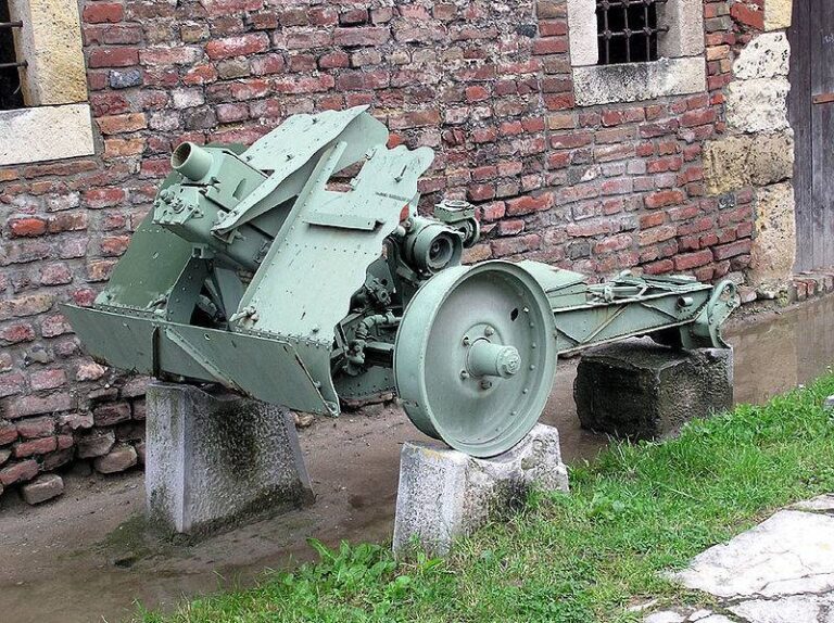 75-мм пехотное орудие 7,5 cm le.IG.18 в Военном музее в Белграде