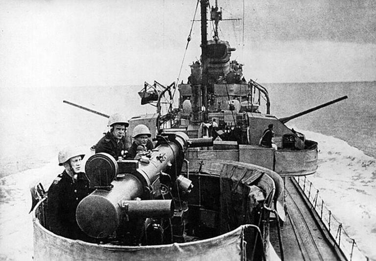 Эсминец «Беспощадный» на боевом задании. 1943 год