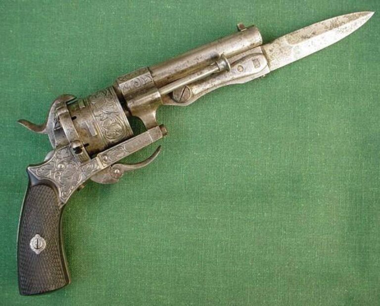 А ещё они выпустили нож-револьвер под патрон Лефоше (патент от 24 марта 1865 года)