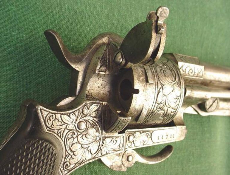«Дверца Абади» на револьвере до переделки под патроны центрального боя