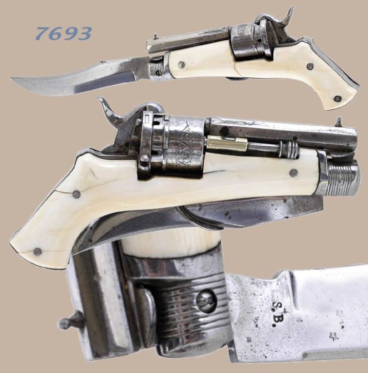 Очень оригинальный нож-револьвер, маркированный инициалами БС. Считается, что это может быть Бертран Симон, но точно это не установлено