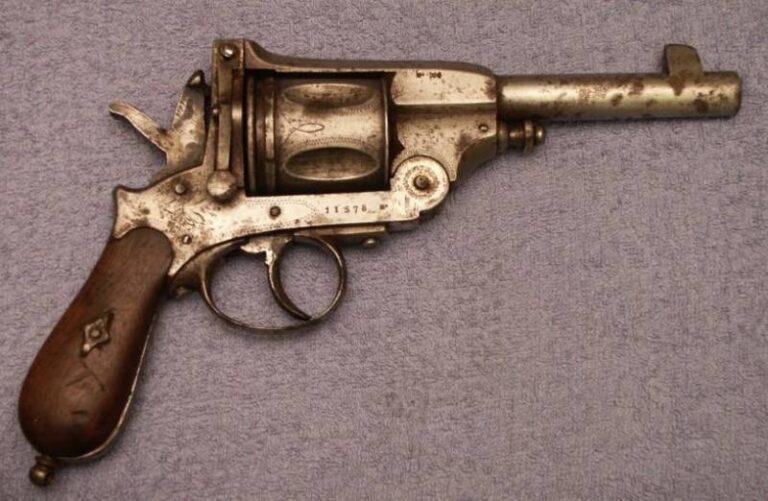 Бертран Антуан и Филс выпускали также популярные в Европе револьверы «Монтенегро», правда, не настолько больших размеров, как на Балканах
