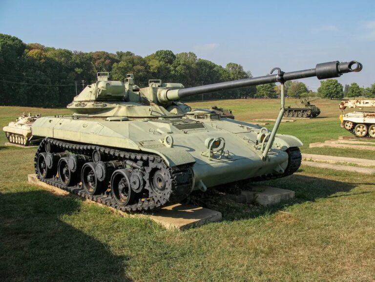 У T92 был удивительно большой погон башни для его размера - 2,26 метра. Это было даже больше, чем кольцо башни M48 Patton