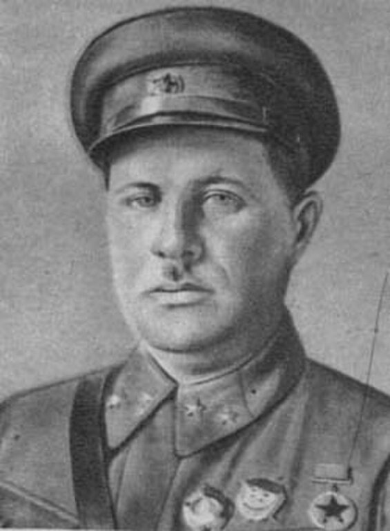 Николай Владимирович Фекленко на фото 1940 года в звании генерал-майора
