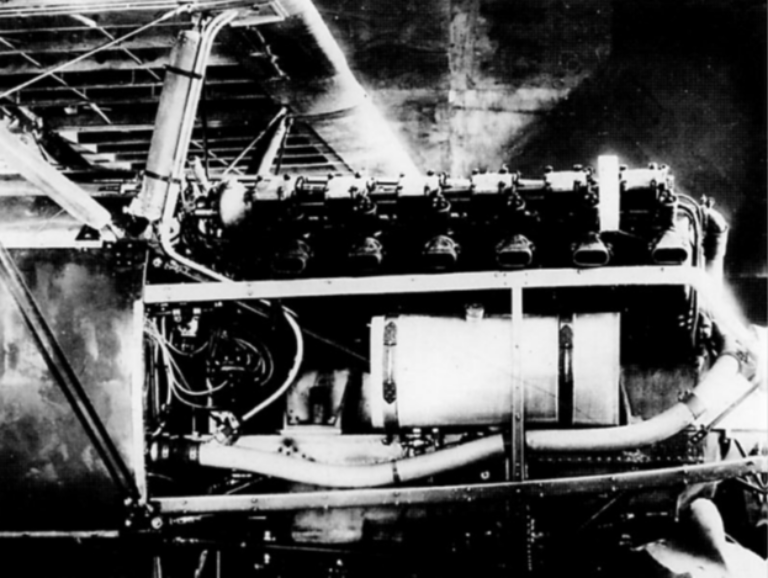 Установка двигателя М-17 и каркас капота на серийном самолете И-3. Фото из книги: Маслов М. Первые истребители СССР – от И-1 до И-5