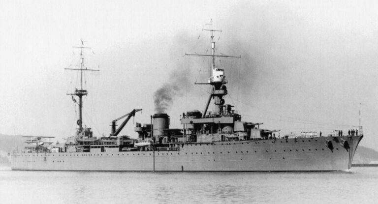 Легкий крейсер «Примоге» в Тулоне, 16 октября 1929 года