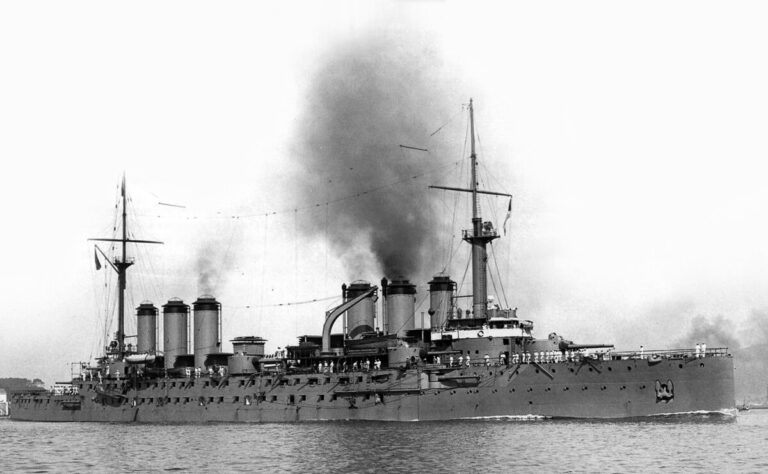 Броненосный крейсер 1 класса «Эдгар Кине» - один из «современных кораблей» французского флота перед Великой войной