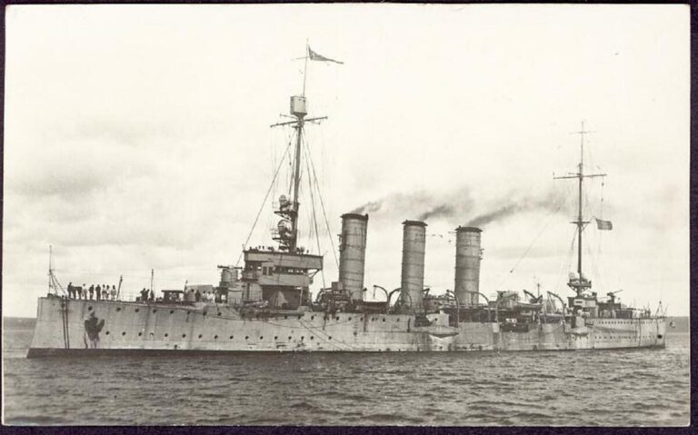 Крейсер «Кольмар» (бывший немецкий легкий крейсер «Кольберг») – еще один образец для исследований