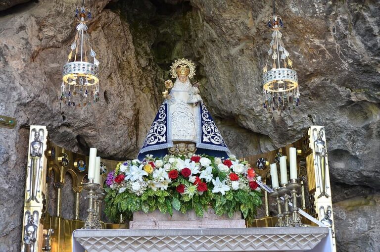 Алтарь св. Девы Марии в Ковадонге