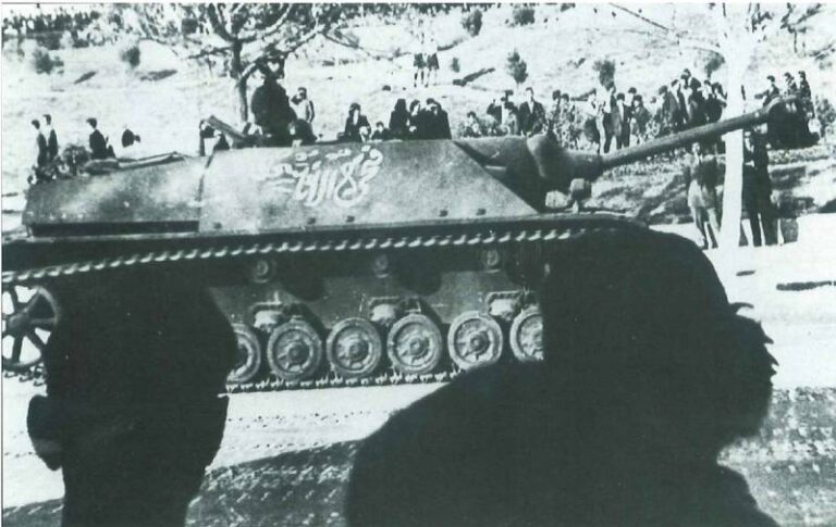 Истребитель танков Jagd.Pz.IV на параде в Дамаске