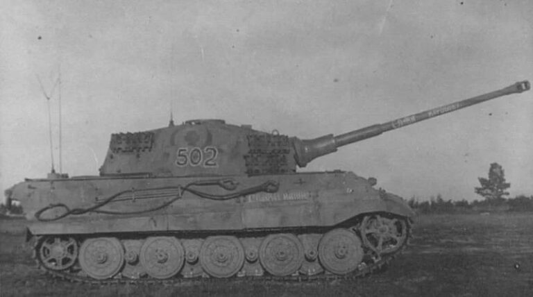 Тяжелый танк «Тигр II», захваченный РККА