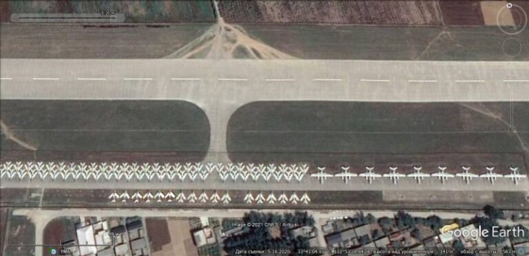 Спутниковый снимок Google Earth: самолеты J-6 и Н-5 на авиабазе Лушань