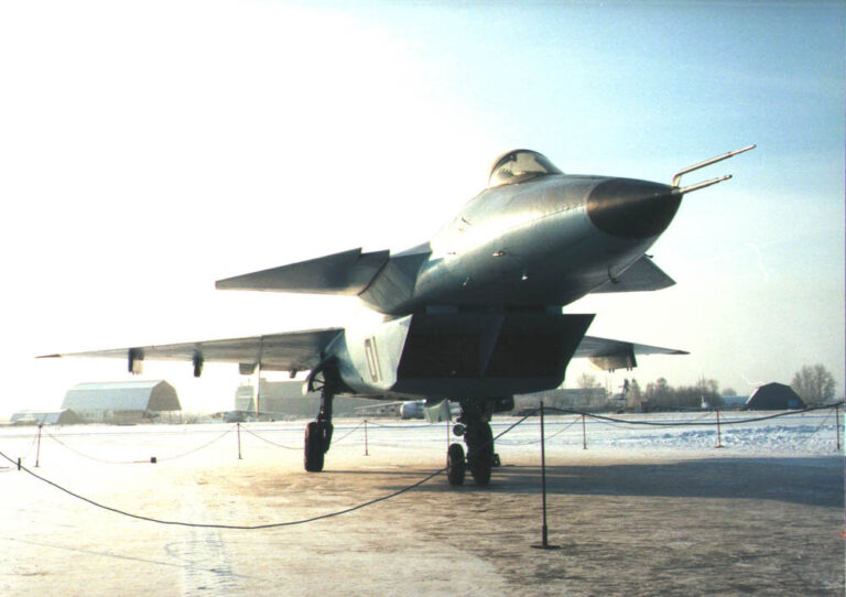 Самолет Микоян 1-44 (МФИ) с бортовым номером 01 – первый и единственный опытный образец