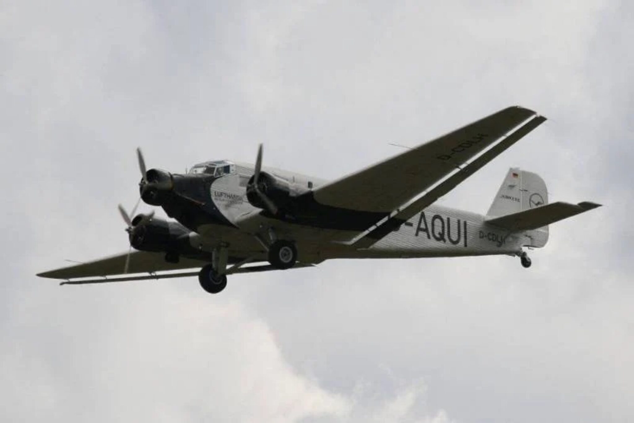 Ju 52. Юнкерс ju-52. Ju52 самолет Luftwaffe. Ju-52 самолет. Юнкерс 52 самолет.