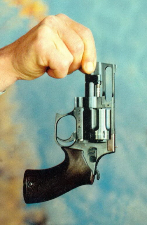 Демонстрация баланса револьвера АЕК-906 Журнал «Оружие»