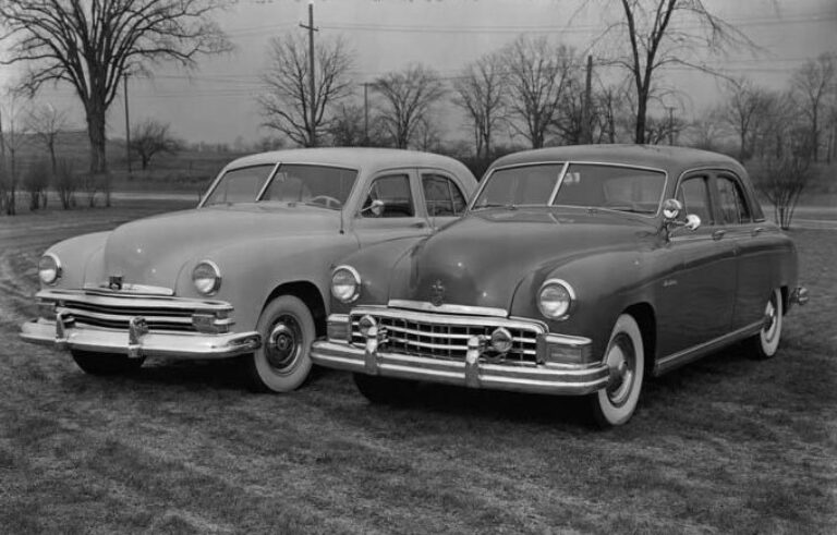 Серийный "Кайзер" (слева): похож на тот, что рекламировался в 1946 году, да не тот...