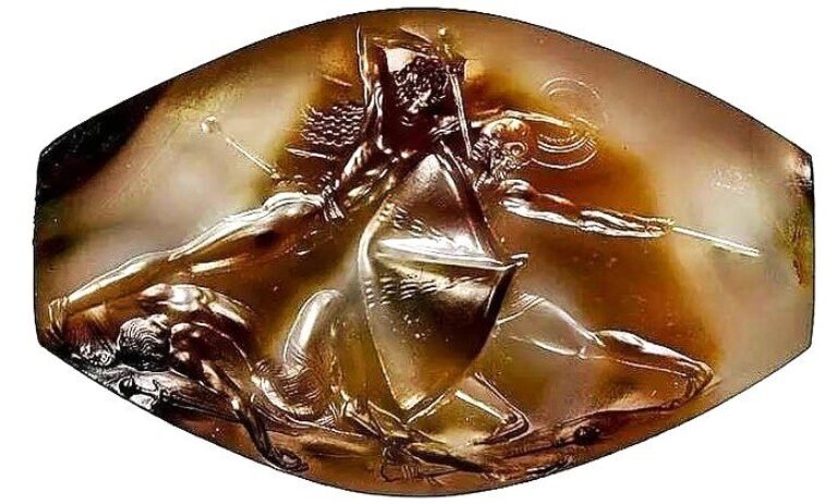 Использование "рапиры" в бою. Сцена вырезанная на агате, найденном в захоронении древнегреческого воина