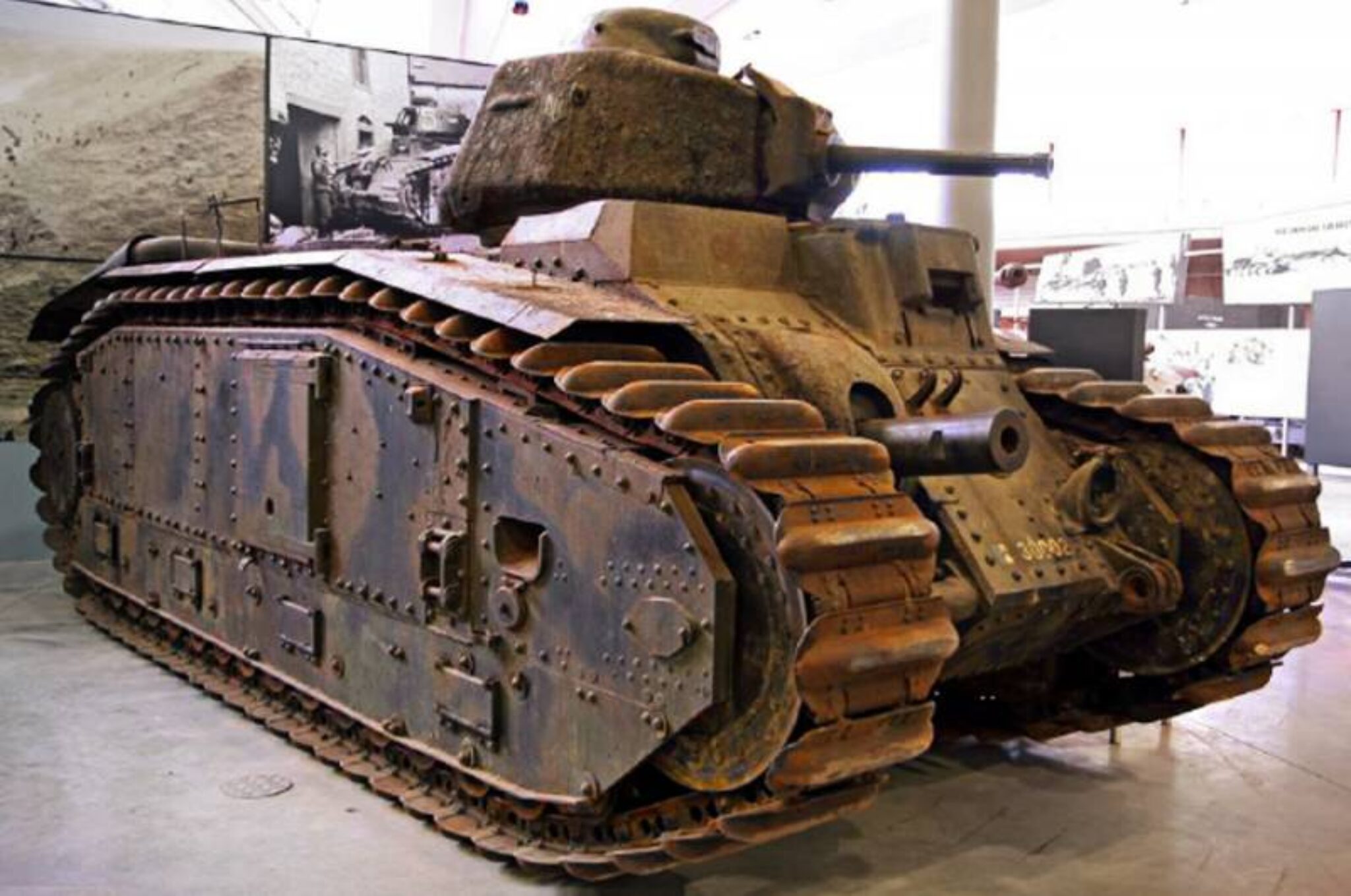 Первый французский танк. Танк б1 бис. Французский танк Char b1-bis. Тяжелый французский танк Char b1. Пьер бийот.