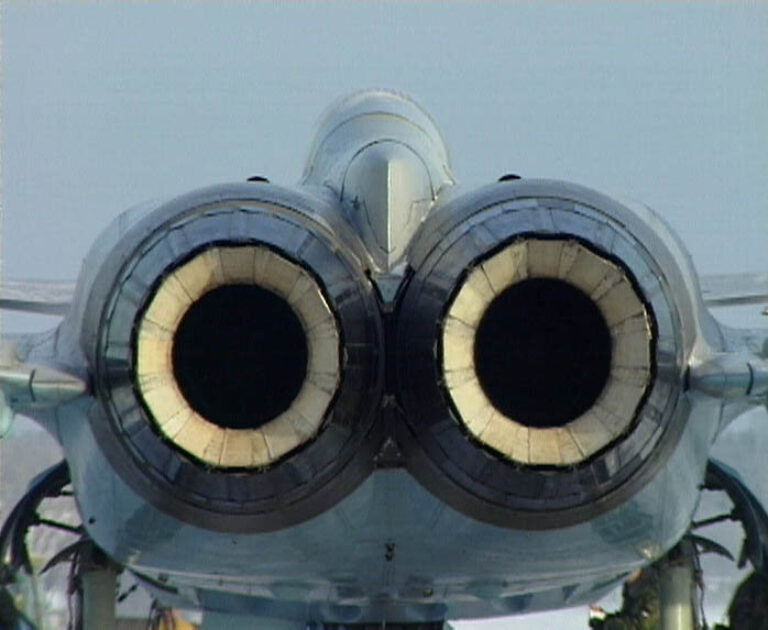 Сопла двигателей АЛ-41Ф разработки НПО «Люлька-Сатурн» самолета Микоян 1-42 и 1-44. Фото: Интернет, свободный источник