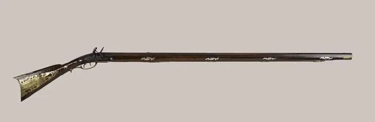 «Винтовка Кентукки»*, ок. 1810 г. Оружейник Джон Спитзер. Приклад из клена с отделкой серебром и латунью. Общая длина: 162,3 см. Художественный музей Уолтерса, Балтимор