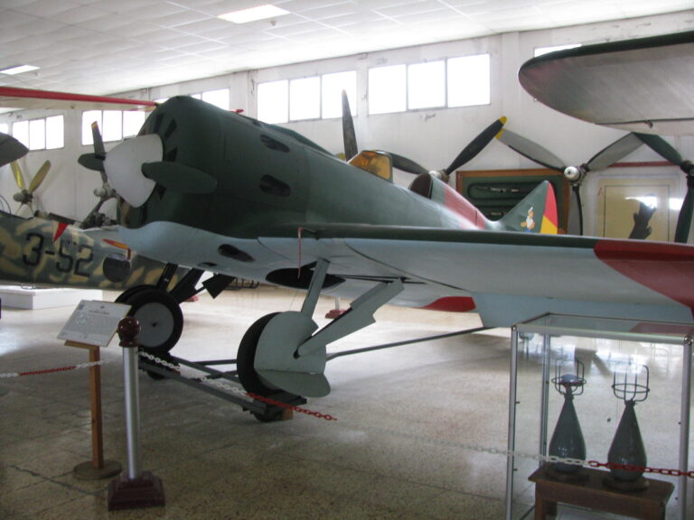 Истребитель Поликарпов И-16 тип 10 «Супер Моска» – натурный макет самолета в Музее авиации и космонавтики в Мадриде. Фото: С.Г. Мороз