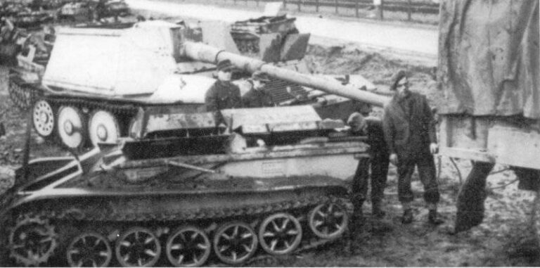 Опытный образец Waffentrager фирмы Rheinmetall-Borsig, на заводе, захваченном английским войсками. 1945 год