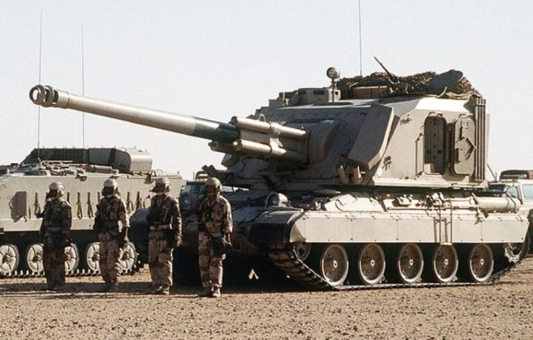 САУ AUF1 из состава 20-й бригады сухопутных войск Саудовской Аравии, 1992 год.