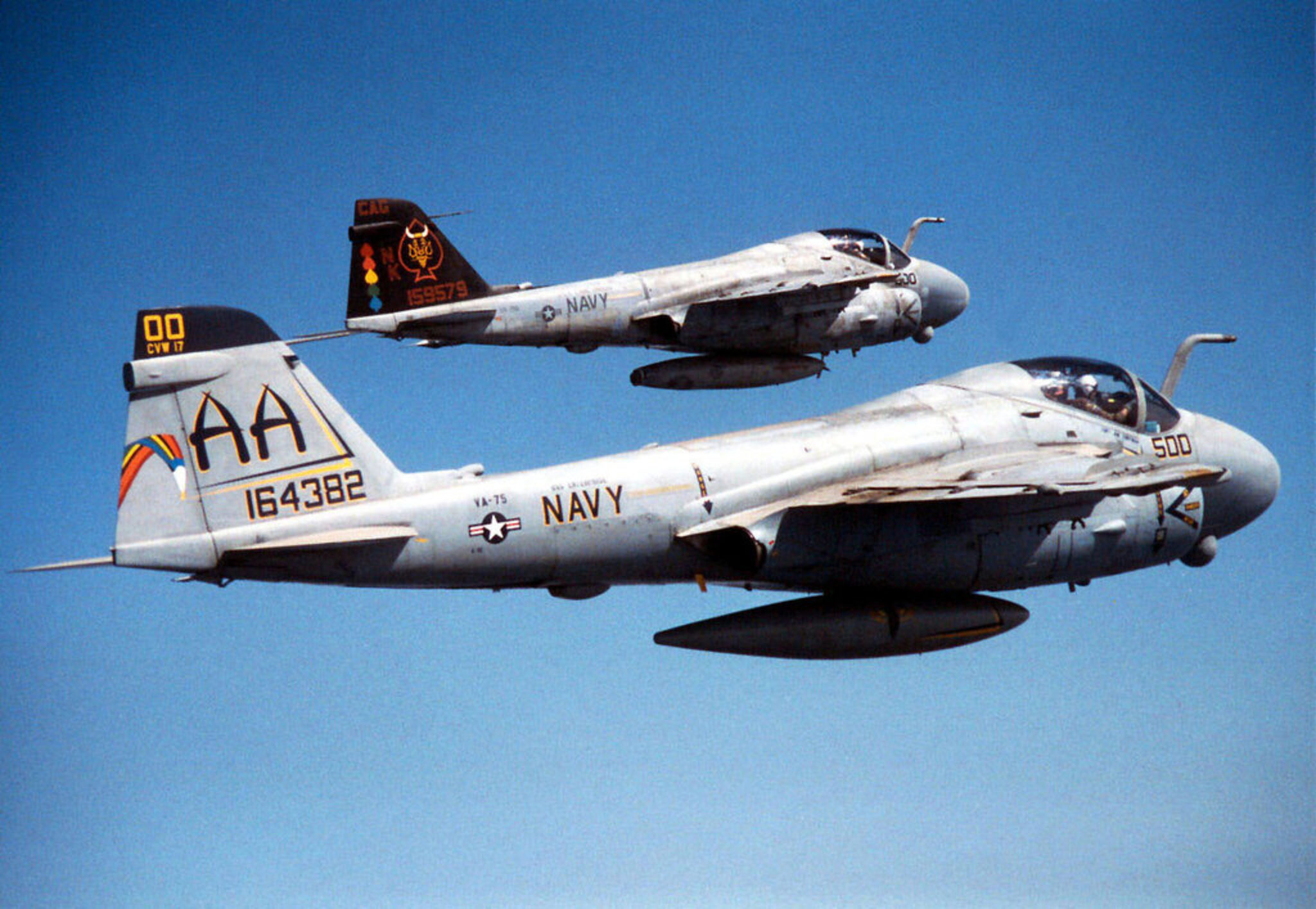 Интрудер самолет. А-6 интрудер. A-6e Intruder. Самолет a-6e Intruder. Самолет интрудер а-6.
