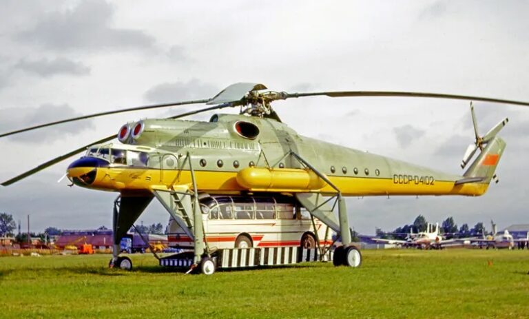 Советский тяжёлый транспортный вертолёт Ми-10