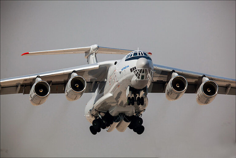 Возвращение легенды. В России принято решение возродить пассажирскую версию Ил-76. Самолёт-автобус заменит уходящие Боинги и Аирбасы