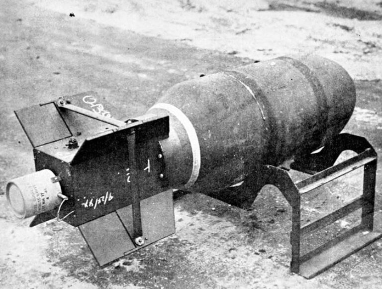 Американская управляемая бомба VB-1 Azon