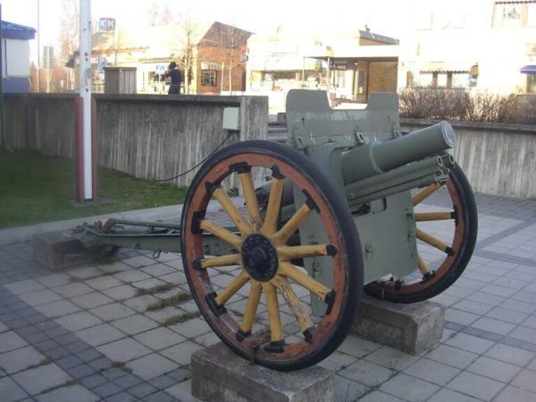 76-мм полковушка на деревянных колёсах