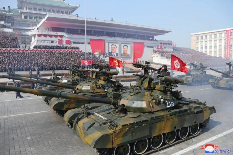 Танки Чхонма-216 на параде в Пхеньяне