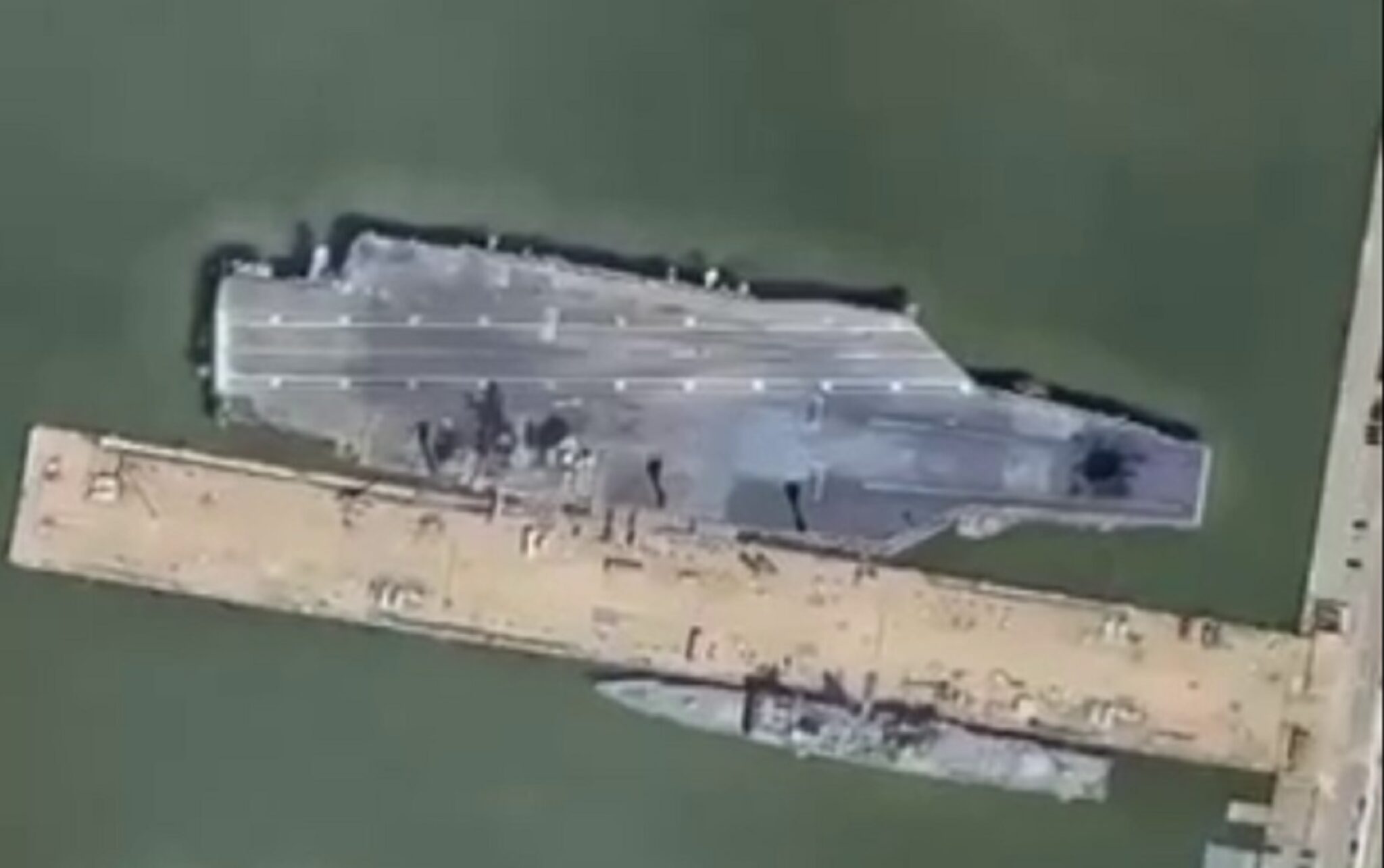 Израильский авианосец. Атака хуситов на американский авианосец видео. Атака хуситов на американский авианосец видео. Атака хуситов на американский авианосец видео. Rfa fort victoria.