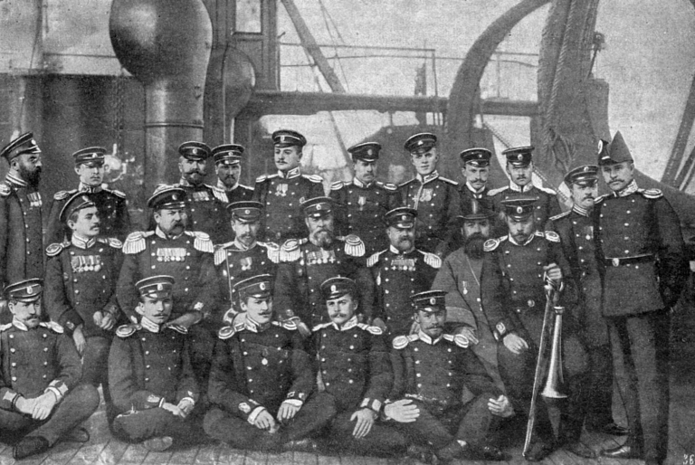 Офицеры «Дмитрия Донского» незадолго перед Цусимским сражением