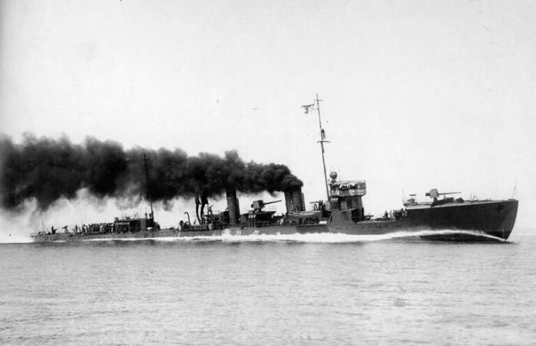 Эсминец Кури на испытаниях в апреле 1920 года