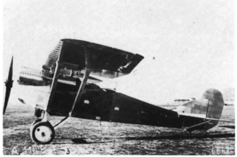 A 115 bis, являвшийся последней модификацией семейства самолетов SVA A.300. Оснащенный 12-цилиндровым двигателем Lorraine 12 EB, A.115 bis был развитием A.115m, который представлял собой A.115 без нижнего крыла