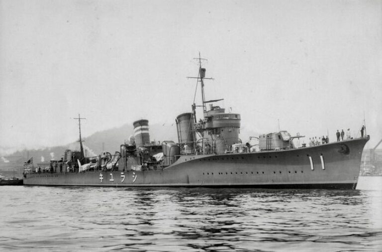 Корабли типа «Фубуки», построенные в 1926—1932 годах, по своей конструкции и вооружению являлись лучшими в мире