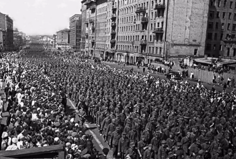 Операция "Большой вальс". Марш военнопленных в Москве в 1944 году. Зачем он действительно был нужен Сталину