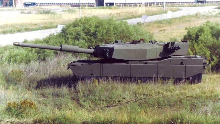 Ещё одна американская жертва развала СССР. Abrams M1 “Thumper” со 140-мм пушкой и автоматом заряжания