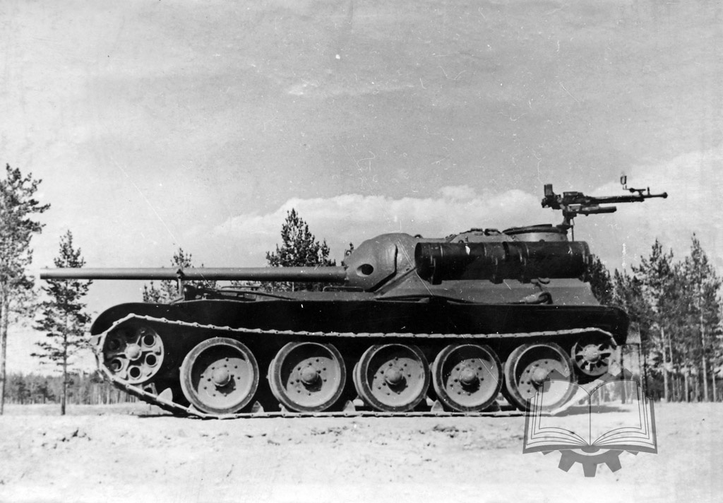 СУ-101, появившаяся весной 1945 года, стала одним из перспективных направлений развития советских САУ