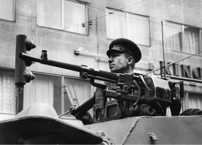БРДМ-1, бронированная разведывательно-дозорная машина Красной армии, вооруженная СГМ