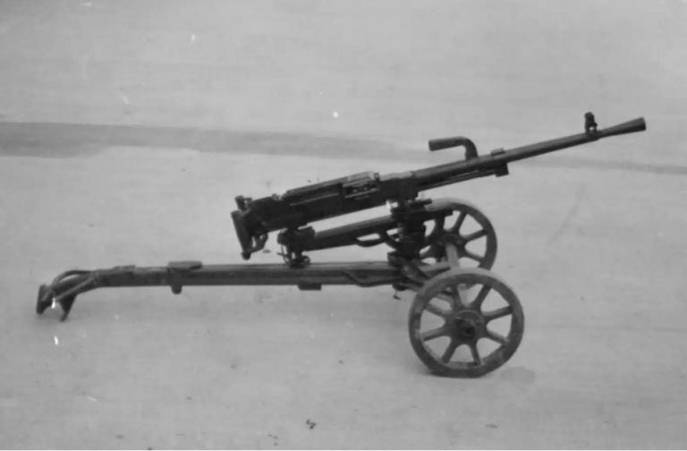 Этот пулемет Type 53, китайская копия СГ-43 Горюнова.