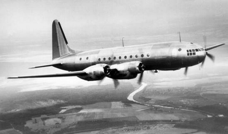 Советский потомок летающей крепости В-29. Почему Ту-70 одобренный к производству, так и не был запушен в серию?