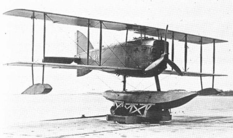 значительно улучшенный поплавковый гидросамолет-истребитель Curtiss HA-2. Снимок airwar.ru