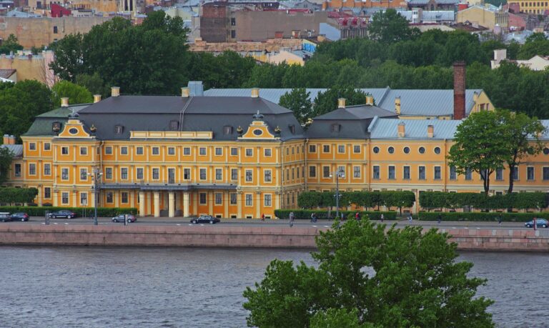Александр Невский – папа Римский, воин и меценат