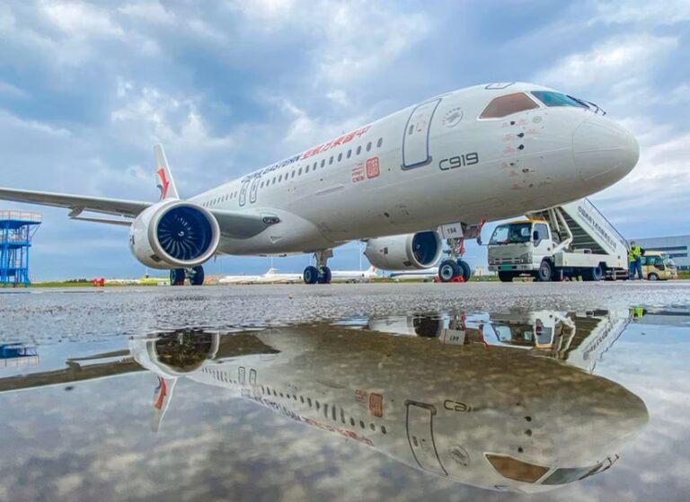 Почему Китай и Бразилия, а точнее Embraer и Comac не могут восполнить уход Боинга и Аирбаса с Российского авиарынка