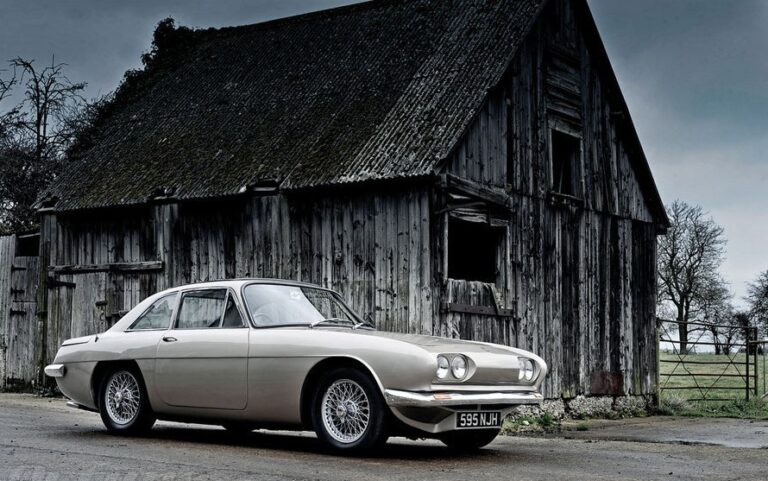 Ogle SX250 сделанный на базе Daimler SP250