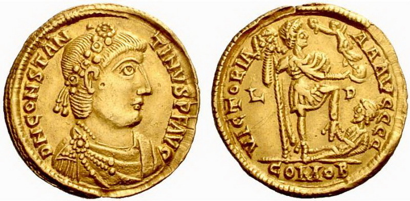 Золотой солид Константина III, Лион, 407–411 годы. Вес 4,41 г. Надпись на аверсе: CONSTANTINVS P F AVG (Константин основатель мира август). Надпись на реверсе: VICTORIA AAAVGGGG (Виктория четырёх августов). На реверсе изображён в полный рост император, держащий штандарт и богиню победы на земном шаре. Левой ногой он попирает пленника. wildwinds.com